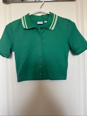 Aritzia Green Cropped Polo with Cream Double-Stripe Collar